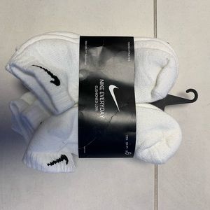 Nike Youth no show socks size 5Y-7Y, 3 pair pack
